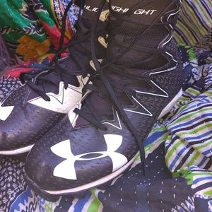 Under Armour Highlight football cleats